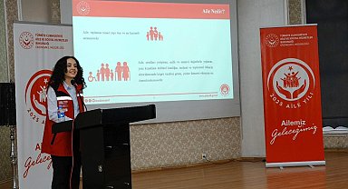 Belediyede "Ailemiz Geleceğimiz" sunumu düzenlendi