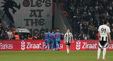 Beşiktaş evinde Göztepe'ye yine kaybetti