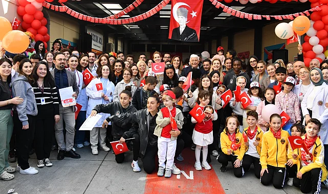 Beşiktaşlı sporcu ve ünlülerden çocuklara moral veren ziyaret
