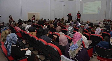 Besni'de aile yılı eğitim ve bilgilendirme programı düzenlendi