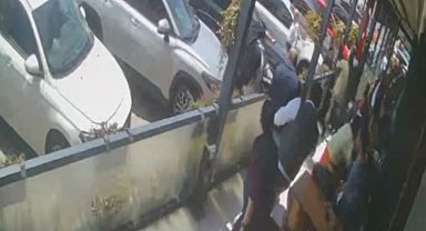 Beylikdüzü restaurantta yaşanan panik anları güvenlik kamerasına yansıdı