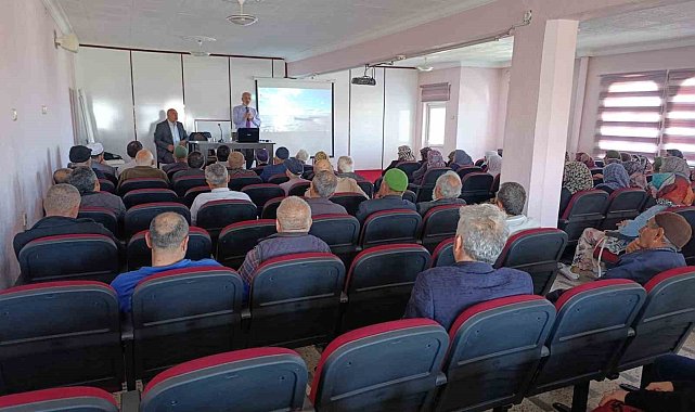 Beyşehir'de hacı adaylarına eğitim semineri