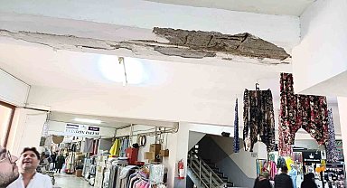 Biga Belediyesi Ticaret Merkezinde deprem sırasında sıva dökülmeleri meydana geldi