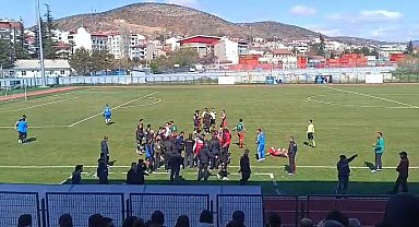 Bilecik'te amatör maçta ortalık karıştı!