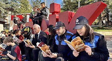 Bilecik'te emniyet mensupları kitap okudu