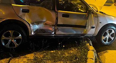 Bilecik'te otomobil ile halk otobüs çarpıştı: 3 yaralı