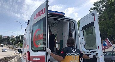 Bilecik'te seyir halinde devrilen motosiklet sürücüsü yaralandı