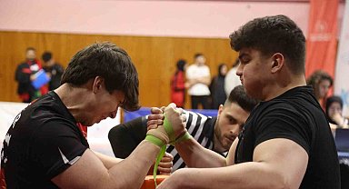 Bilek güreşi heyecanı Denizli'de yaşanacak