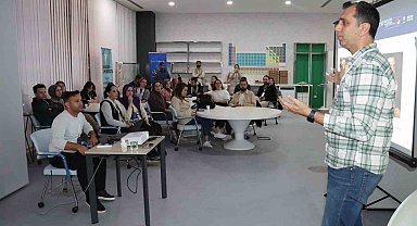Bilim merkezi, 20 ilden gelen eğitmen ve akademisyene ev sahipliği yapıyor