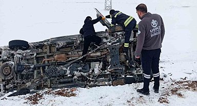 Bingöl'de hasta taşıyan ambulans kaza yaptı: 5 yaralı