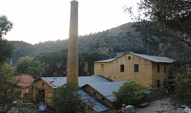 Bir asırdır ayakta
