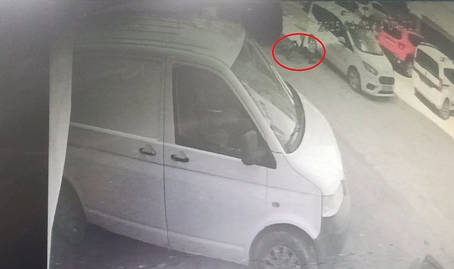 Bisiklet süren çocuğun kazada ölümden döndüğü an kamerada