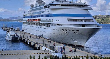 Bodrum'a sezonun ilk yolcu gemisi geldi