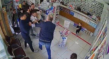 Boks ringine dönen eczanedeki kavga anı kamerada
