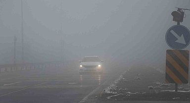 Bolu Dağı'nda yoğun sis sebebiyle görüş mesafesi 20 metreye düştü