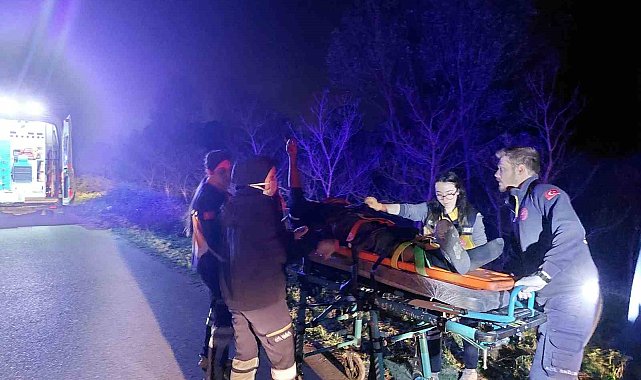 Böyle tiryakilik görülmedi: Şarampole uçan araçtan yaralı kurtarıldı, sedyede sigara yaktı