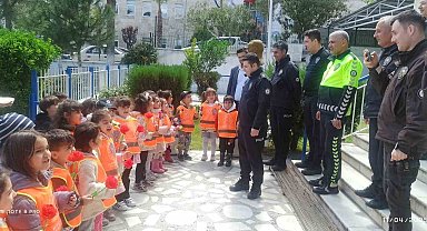 Bozdoğan'da polis ekipleri minikleri ağırladı