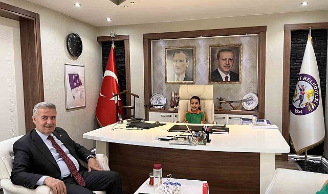Buharkent'te geleceğin başkanları göreve başladı