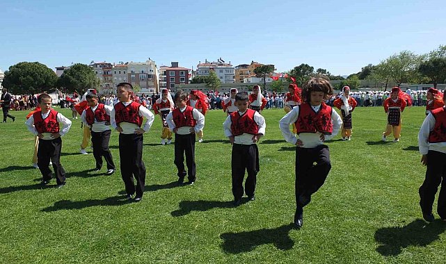 Burhaniye'de 23 Nisan Ulusal Egemenlik Ve Çocuk Bayramı coşkuyla kutlandı