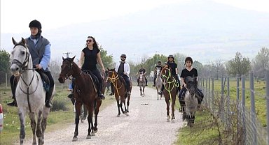Bursa İnegöl'de bahar eşsiz doğayla kucaklaşarak karşılandı