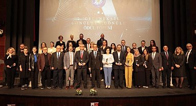 Bursa Kanserle Savaş Derneği'nden anlamlı ödül gecesi