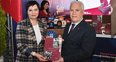 Bursa kent belleğine yeni bir kaynak daha... Atatürk Bursa'sında Modernleşme...