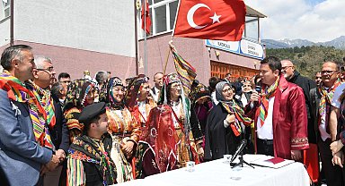 Bursa Osmangazi'de asırlık köy düğünü fethettti!