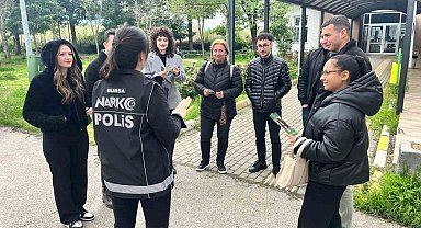 Bursa polisi vatandaşları bilgilendirdi