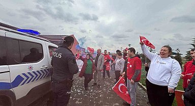 Bursa'da polis ekiplerine meşaleli sürpriz