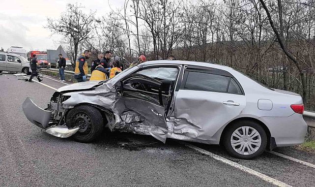 Bursa'da trafik kazası: 3 kişi yaralandı