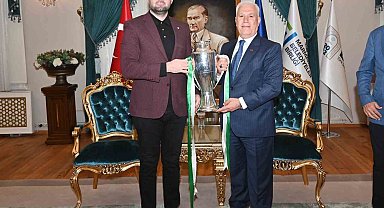 Bursaspor Başkanı Enes Çelik'ten Başkan Mustafa Bozbey'e teşekkür ziyareti