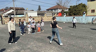 Burslarından fedakarlık yapıp köy çocuklarını sevindirdiler