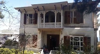 Büyükada'da 'Şakir Paşa Ailesi' dizisinin çekildiği konakta yangın: 1 kişi hayatını kaybetti