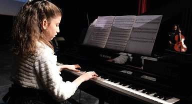 Büyükçekmece Belediyesi Halk Akademisi öğrencileri yeteneklerini sergiledi