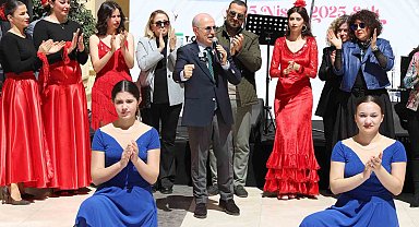 Büyükçekmece'nin kalbi Dünya Sanat Günü'nde sanatla attı