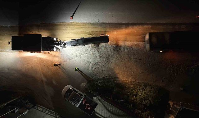 Büyükşehir'den Çalı-Kayapa yolunda gece mesaisi