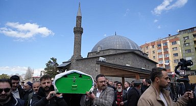 Buzlak ailesi: 'Yaşanan olaydan derin üzüntü duyuyoruz'