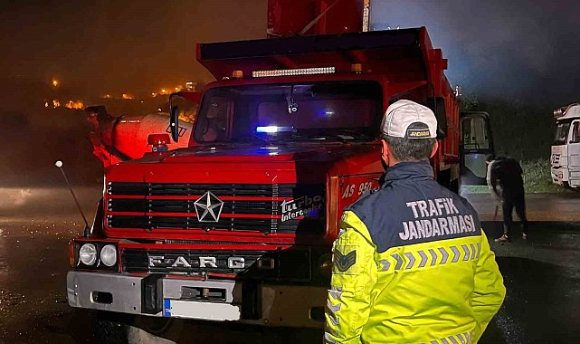 Çakar lamba kullanan kamyon sürücüsüne 138 bin lira ceza kesildi
