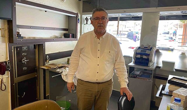 Çaldığı otomobille kuyumcu soyan hırsız otomobili çaldığı işyerine geri bıraktı