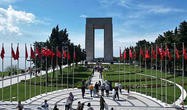 Çanakkale Savaşları'nın yaşandığı Tarihi Gelibolu Yarımadası'nda Ramazan Bayramı yoğunluğu