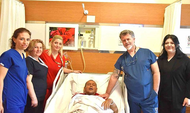 Çanakkale'de diyaliz hastasının damar bağlantısı yırtıldı, zorlu ameliyat başarılı geçti