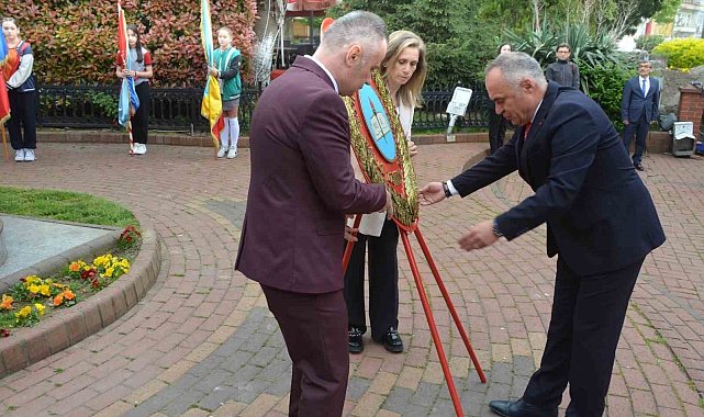 Çaycuma'da 23 Nisan coşkusu stadyumu doldurdu