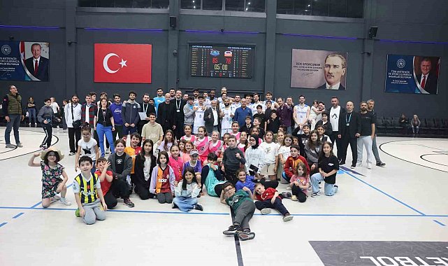 Çayırova Belediyesi, yarı final için sahaya çıkıyor