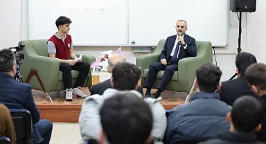Çayırova'da Başkan Çiftçi liselilerle tecrübe paylaştı