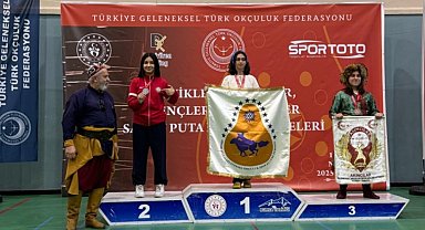 Ceren Arslan Geleneksel Türk okçuluğunda gururumuz oldu