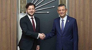 CHP lideri Özel, Almanya Yeşiller Partisi Eş Genel Başkanı Felix Banaszak'ı kabul etti