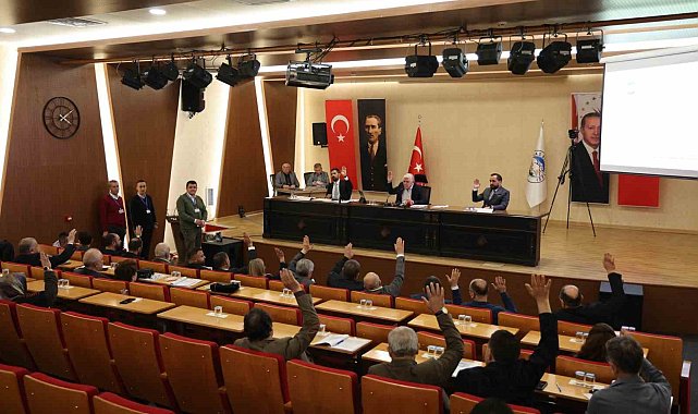 CHP'li meclis üyeleri bölündü, komisyonlarda sıfır çekti