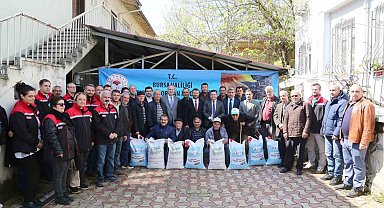 Çiftçilere hibe destekli tohum dağıtıldı