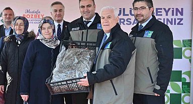 Çiftçiye 1 milyon 222 bin çilek fidesi hibe edildi