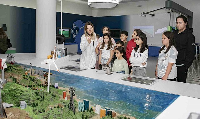 Çocuklar, İklim ve Çevre Bilim Merkezinde eğlenerek öğreniyor